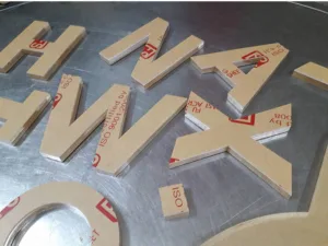 báo giá cắt chữ mica