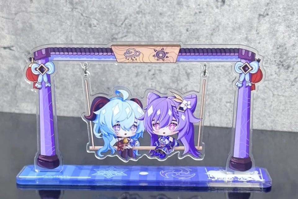 Cách bảo quản standee mica để không trầy xước, không ố đục