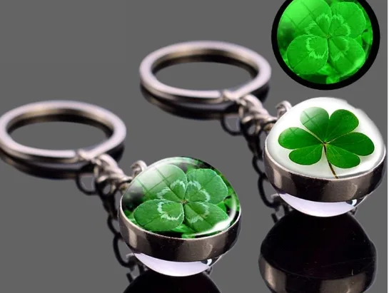 Móc chìa khóa cỏ 4 lá – biểu tượng của may mắn và bình an