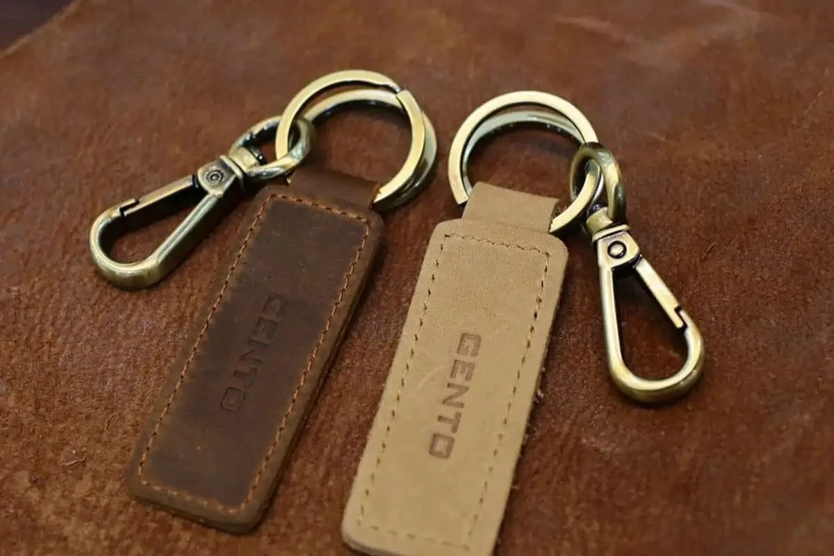 Bí quyết bảo quản móc chìa khóa da luôn mềm mại, không nứt gãy