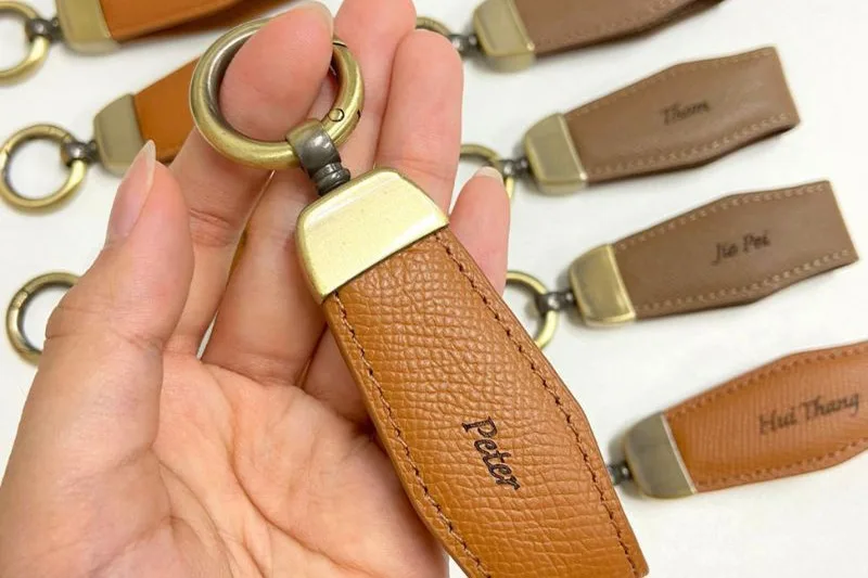Gợi ý 10 mẫu móc chìa khóa da làm quà tặng sinh nhật ý nghĩa